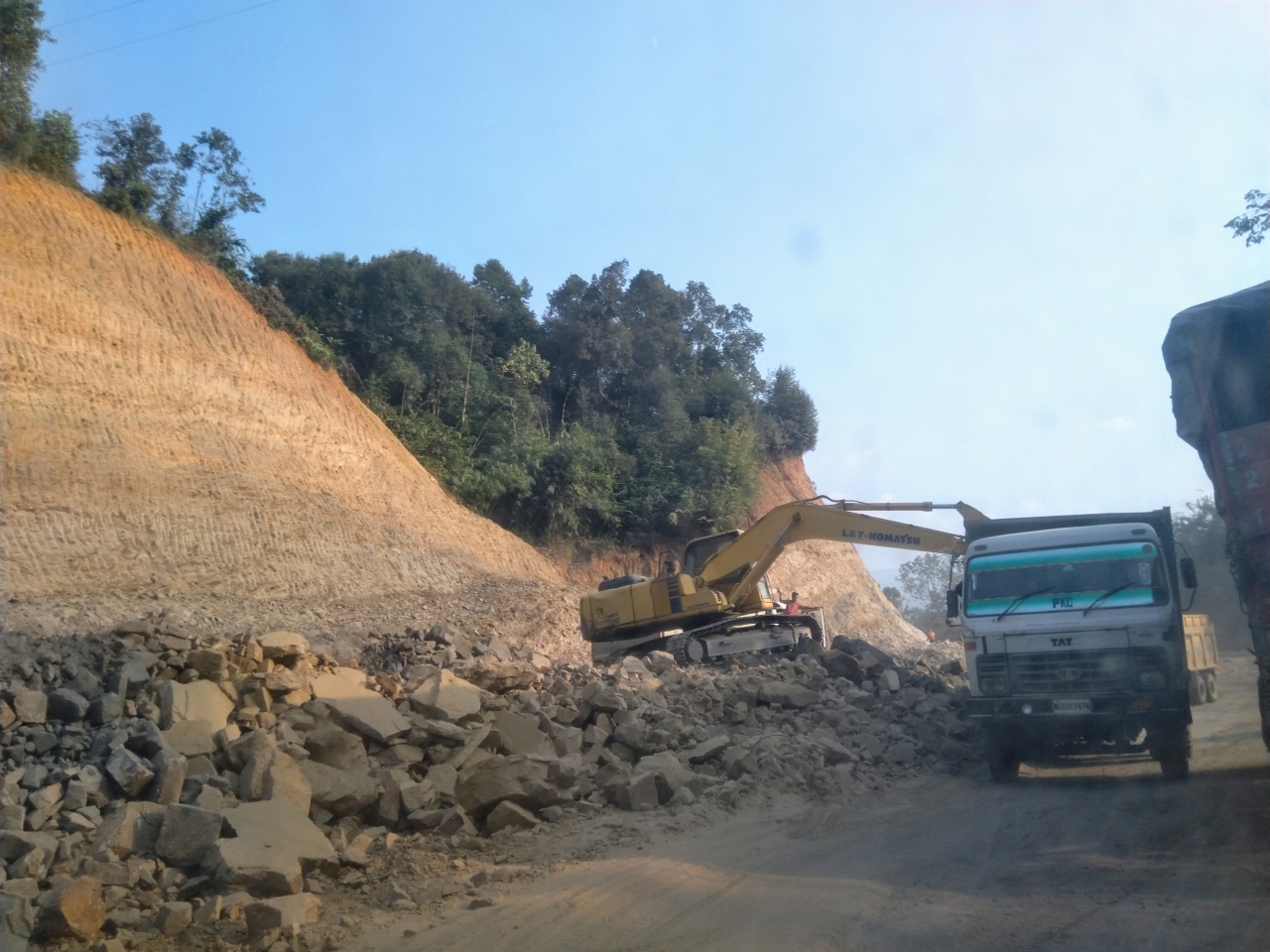 Road construction along National Highway 29 near Nagaland Police Check Gate Chümoukedima. The total restriction on all movement of vehicles from 08:30 pm to 5:00 am (the next day) from Chathe river bridge (Patkai Bridge) to Kukidolong has been extended till April 3. (Morung File Photo)